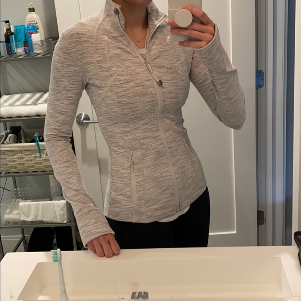 Lululemon define jacket size 4